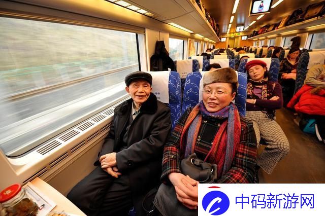 老动车上的美食「狂想曲」