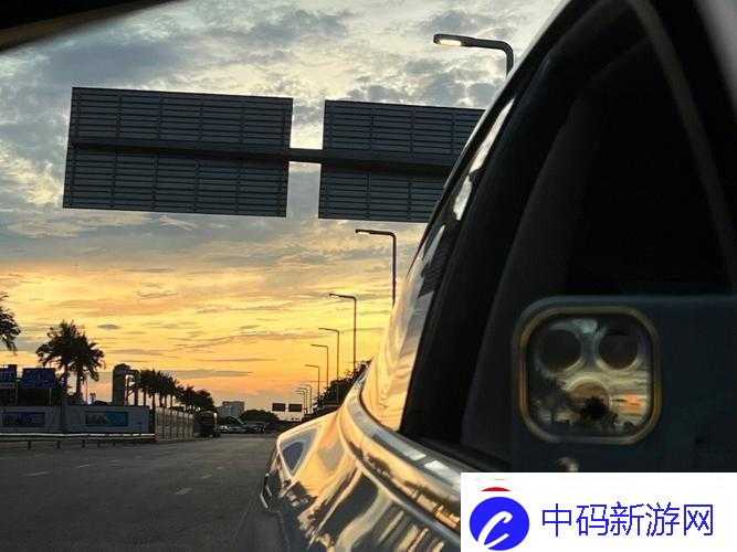 赵丽雅正搭公交车准备回家
