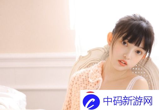 两峰夹小溪地湿又无泥诗