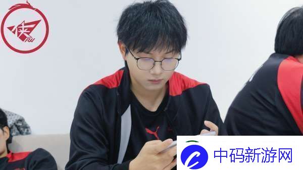 RW侠让二追三成大师组首支三胜战队