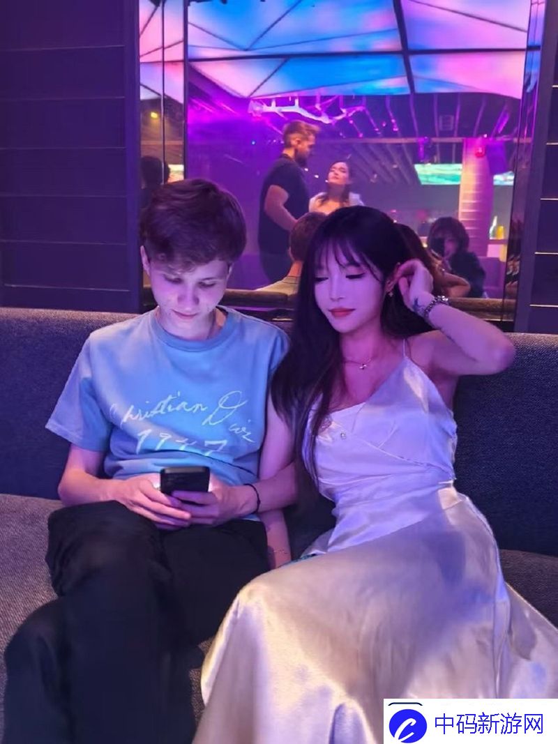 被曝与中国女UP亲密接触