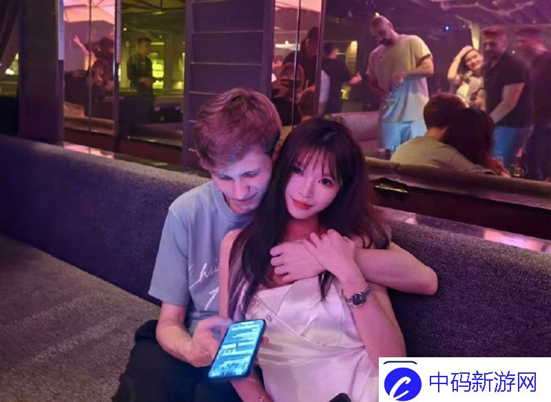 被曝与中国女UP亲密接触