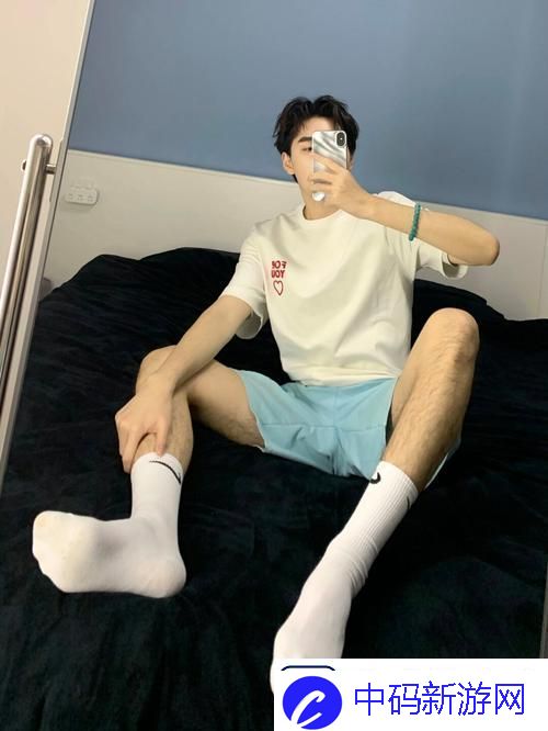 解析“自己对准了坐下来视频”：背后隐藏的情感与思考