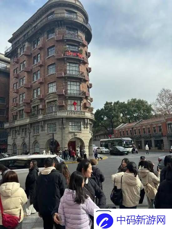 大学生谈兼职给韩国人拍照