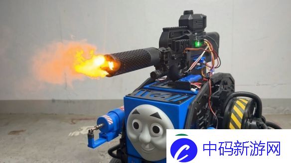 友把托马斯改成地狱战车！雷射炮和火焰喷射器齐聚