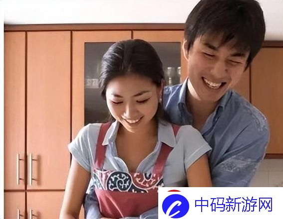 “运动女神”跑步接老公电话