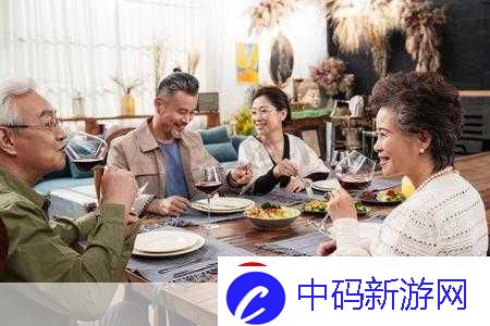 一边吃饭一边干嘛