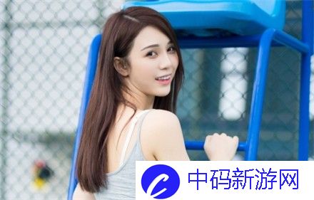 我装睡让公偷偷滑进去：夜半梦中惊悸-情感交织的微妙瞬间！